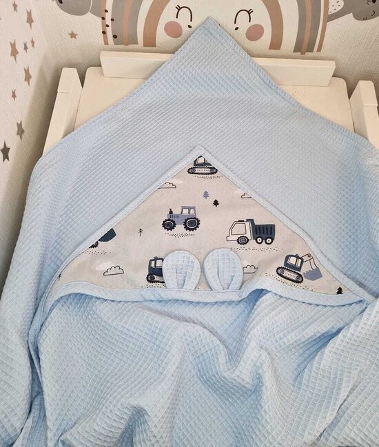 Vafeļauduma dvielis ar kapuci - "Traktori"